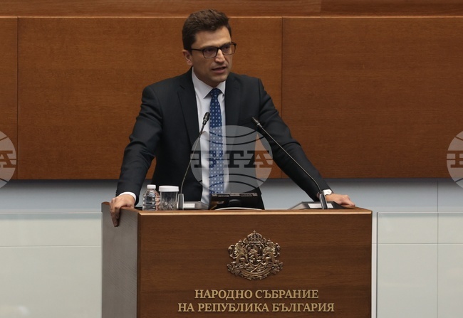 Според „Продължаваме промяната“ обществото има право да поиска от президента вето на бюджета заради отпадналия ангажимент за Национална детска болница