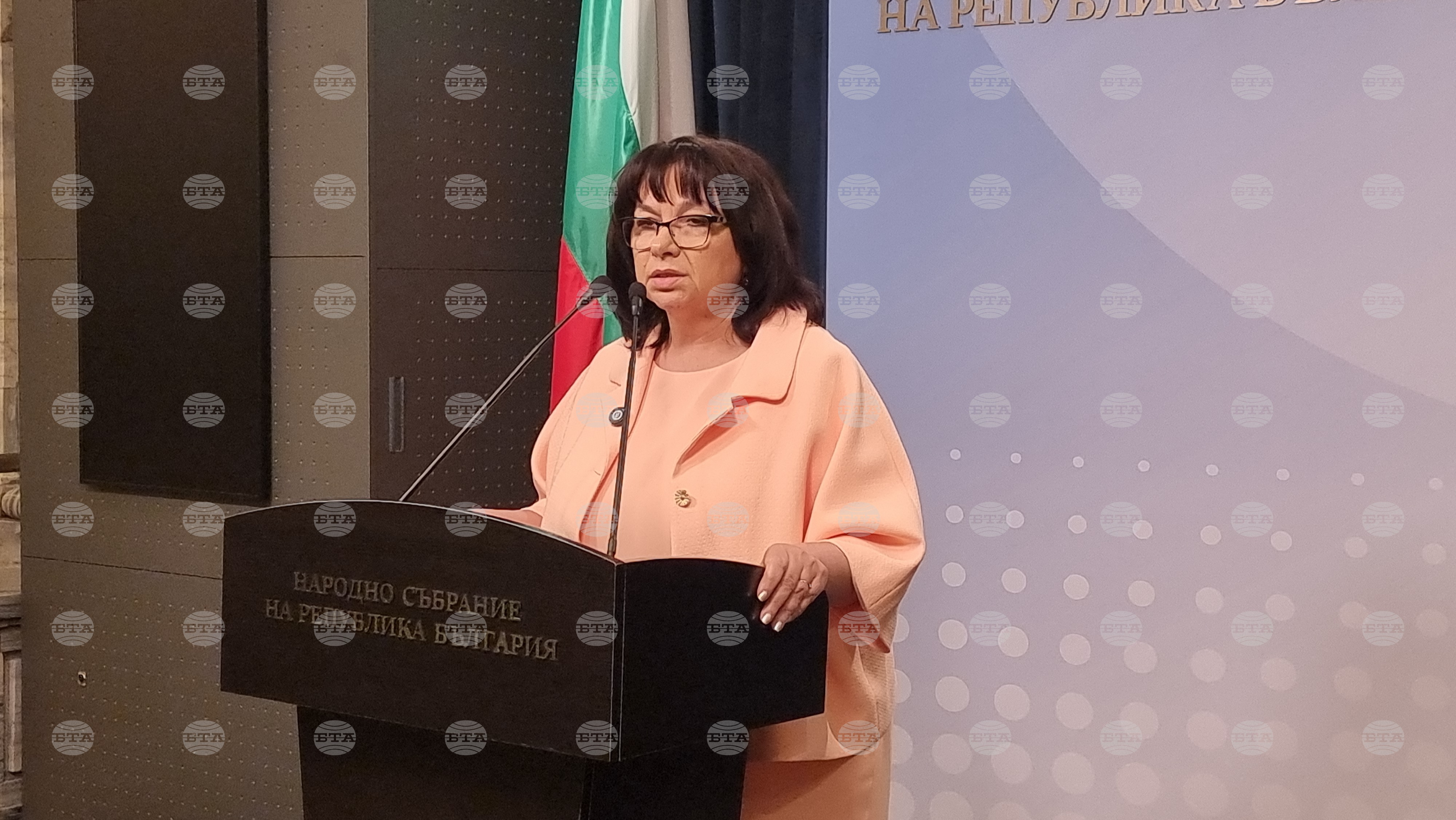 От ГЕРБ призоваха управляващите да се извинят на българските граждани за "бюджета с раздути разходи, рекорден дефицит и дълг от 10,1 млрд. евро"