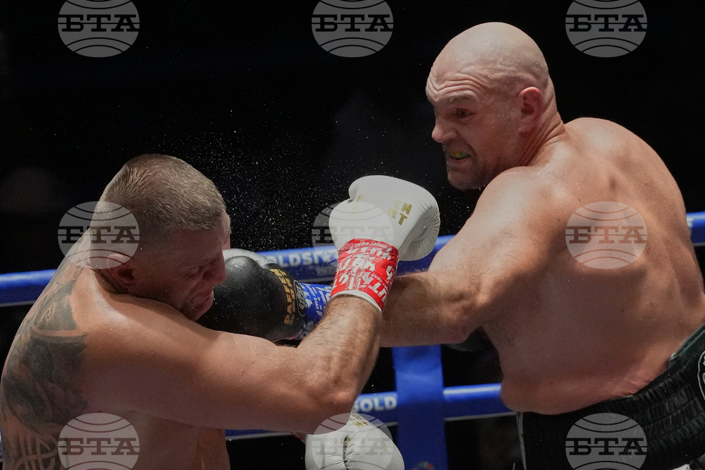 Thailand Boxing Fury Wach