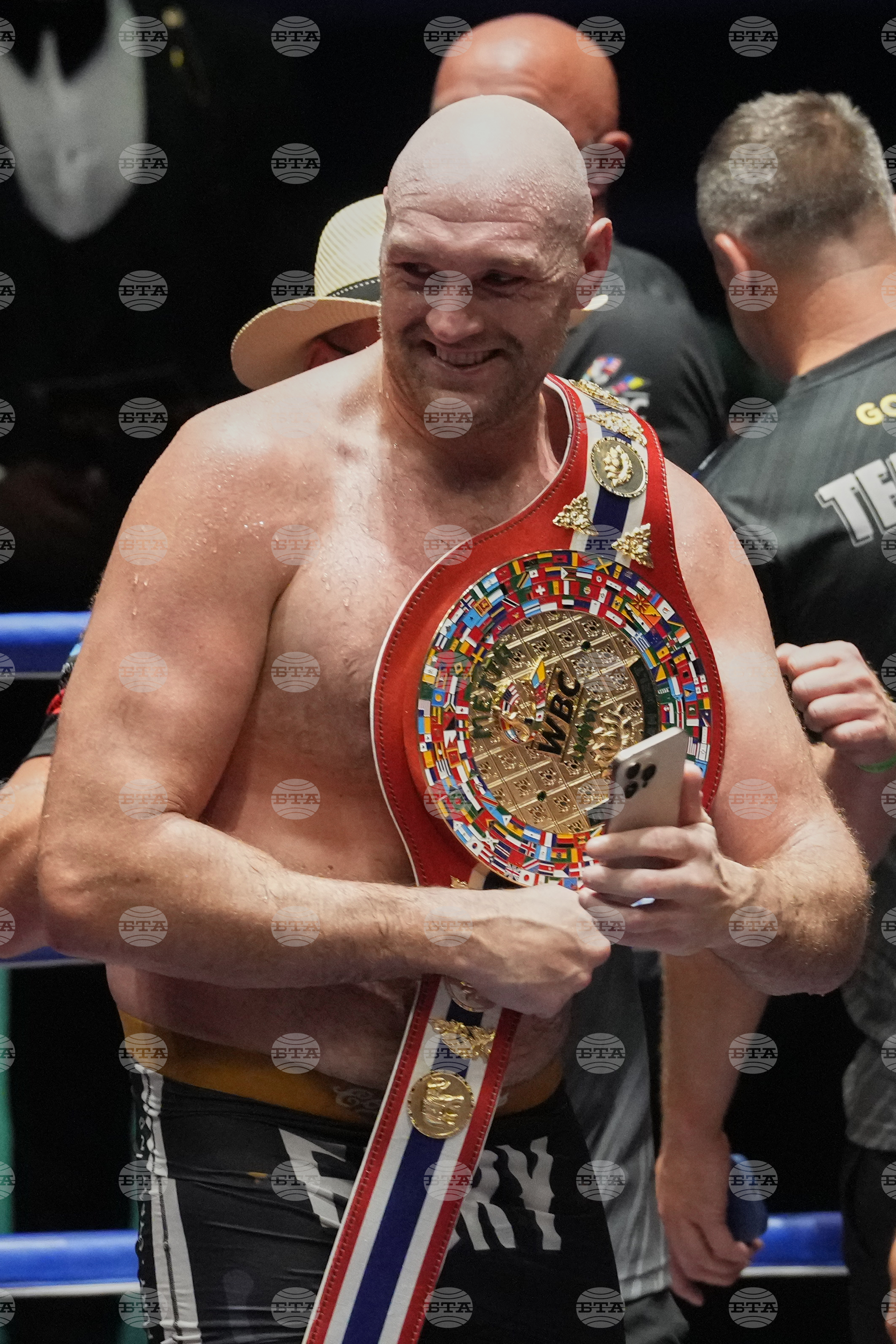 Thailand Boxing Fury Wach