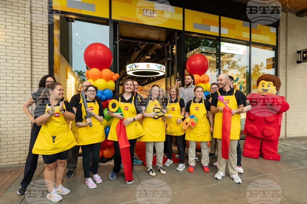 LEGO® Store Opening: Leawood, Kansas at Town Center Crossing