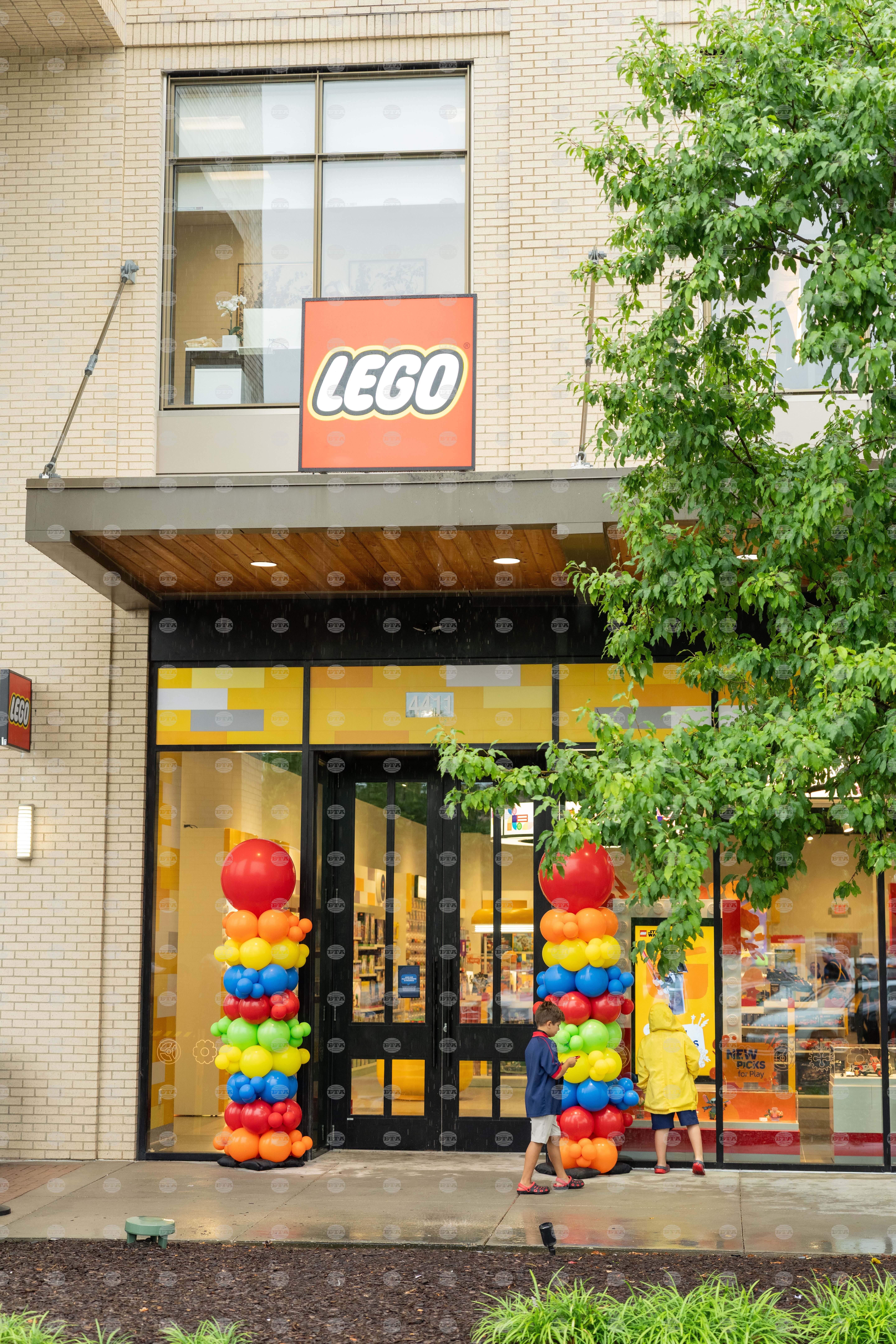 LEGO® Store Opening: Leawood, Kansas at Town Center Crossing