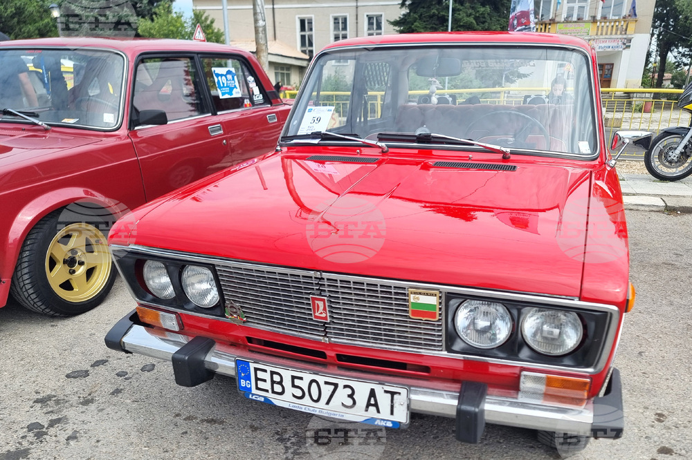Село Сенокос - парад на ретро автомобили