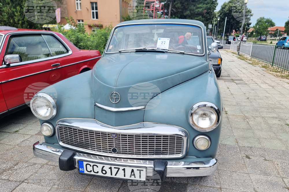 Село Сенокос - парад на ретро автомобили