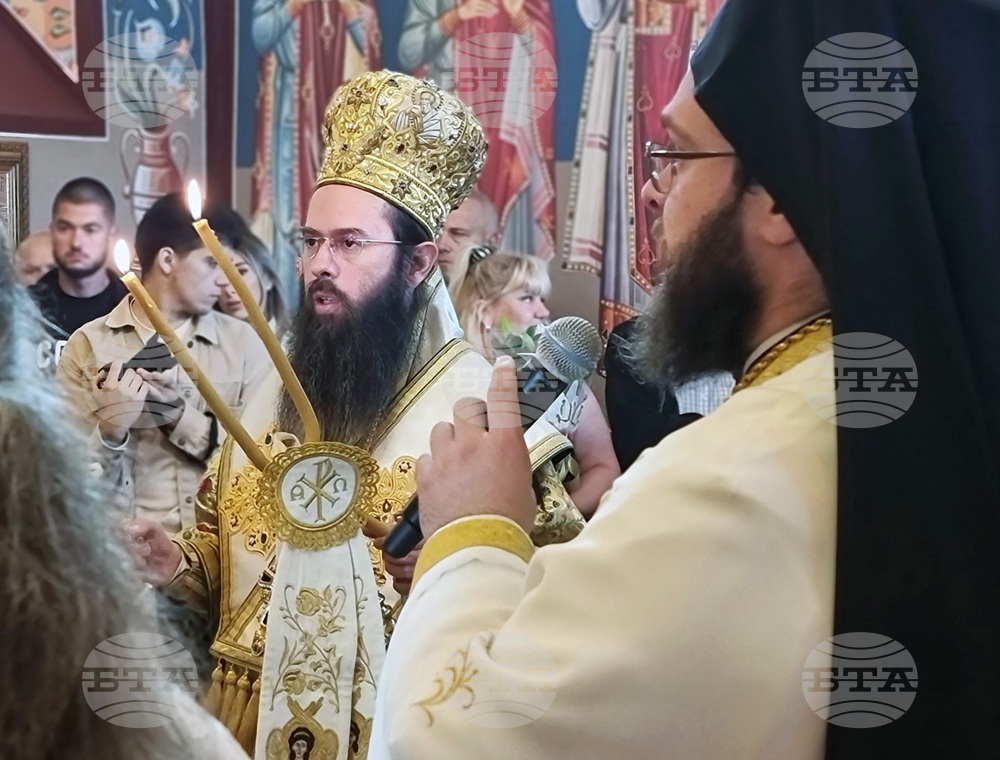 Сливенският митрополит Арсений отслужи света литургия в обновения храм „Успение Богородично” в ямболското село Меден кладенец