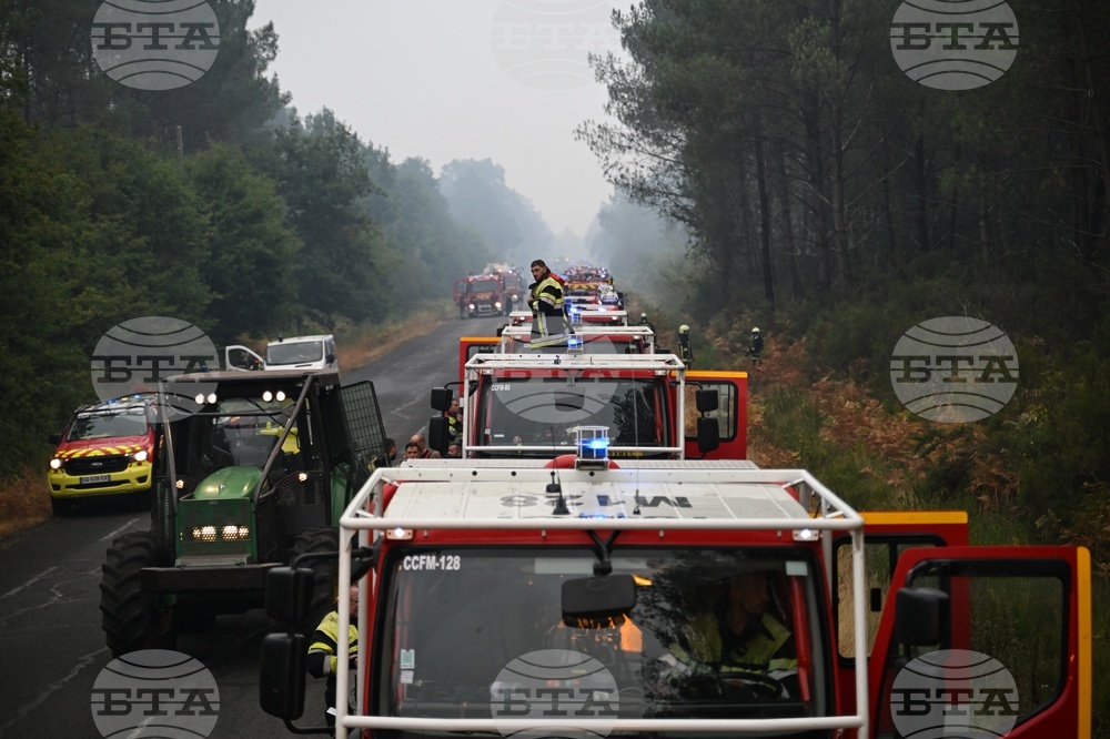 APTOPIX France Wildfires