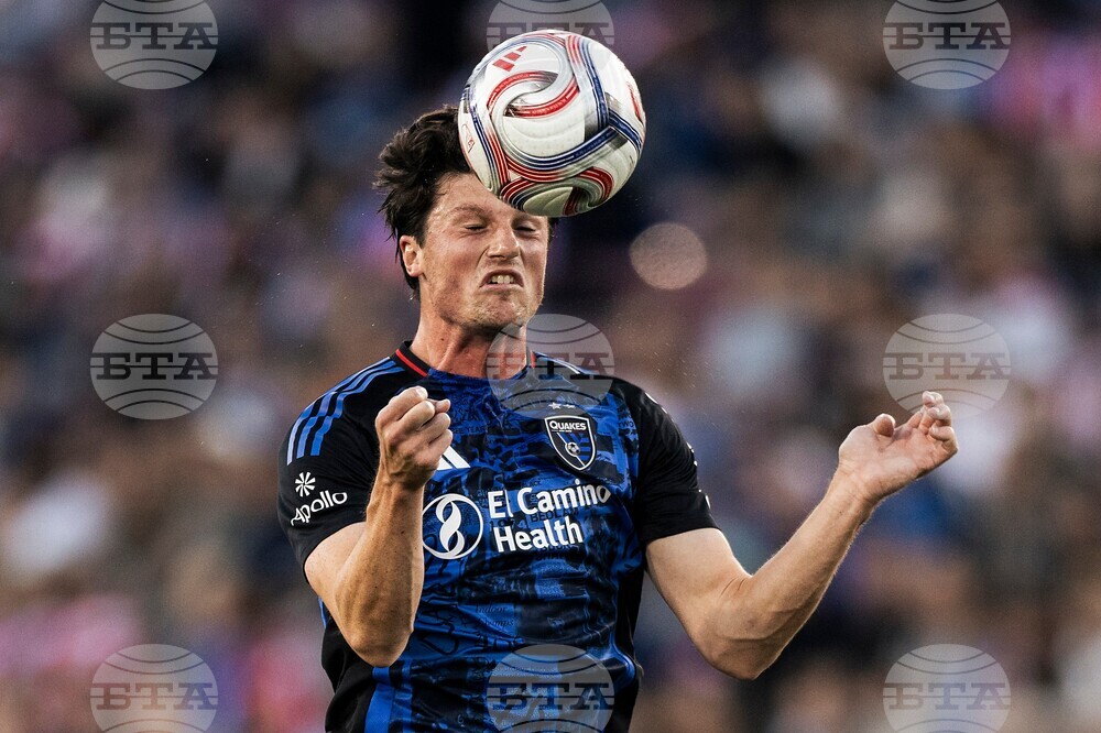 MLS Galaxy Earthquakes Soccer