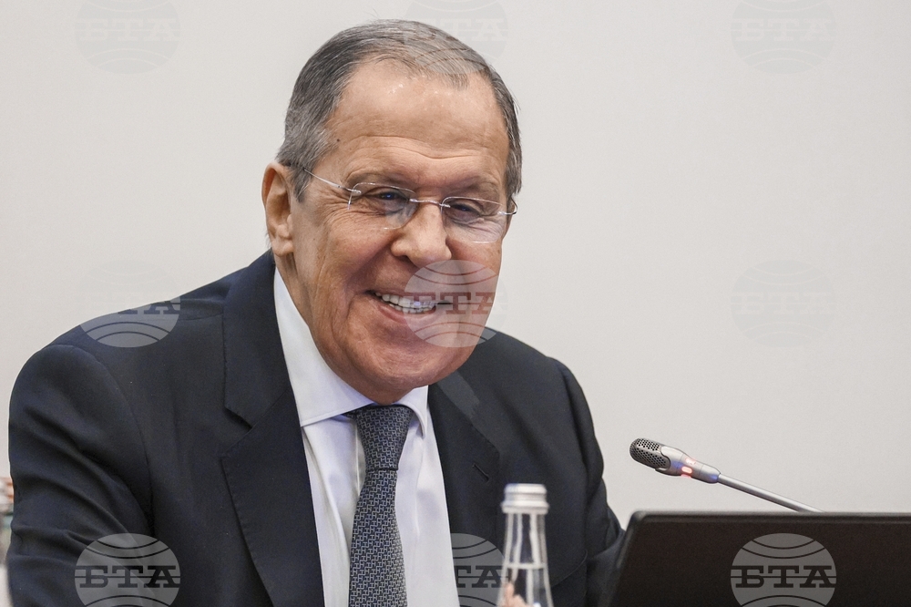 Лавров пристигна в Китай за среща за Афганистан и се обяви за по-справедлив световен ред