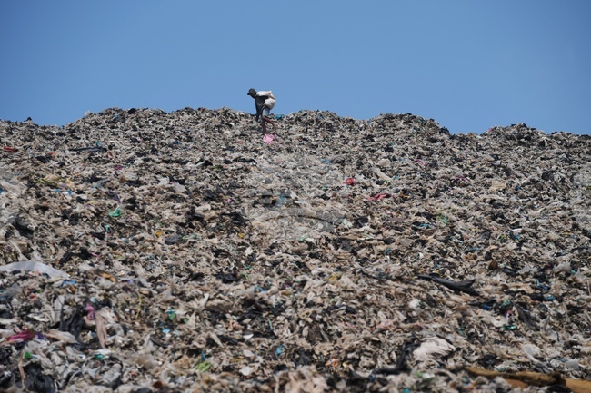 APTOPIX Indonesia Climate Landfill