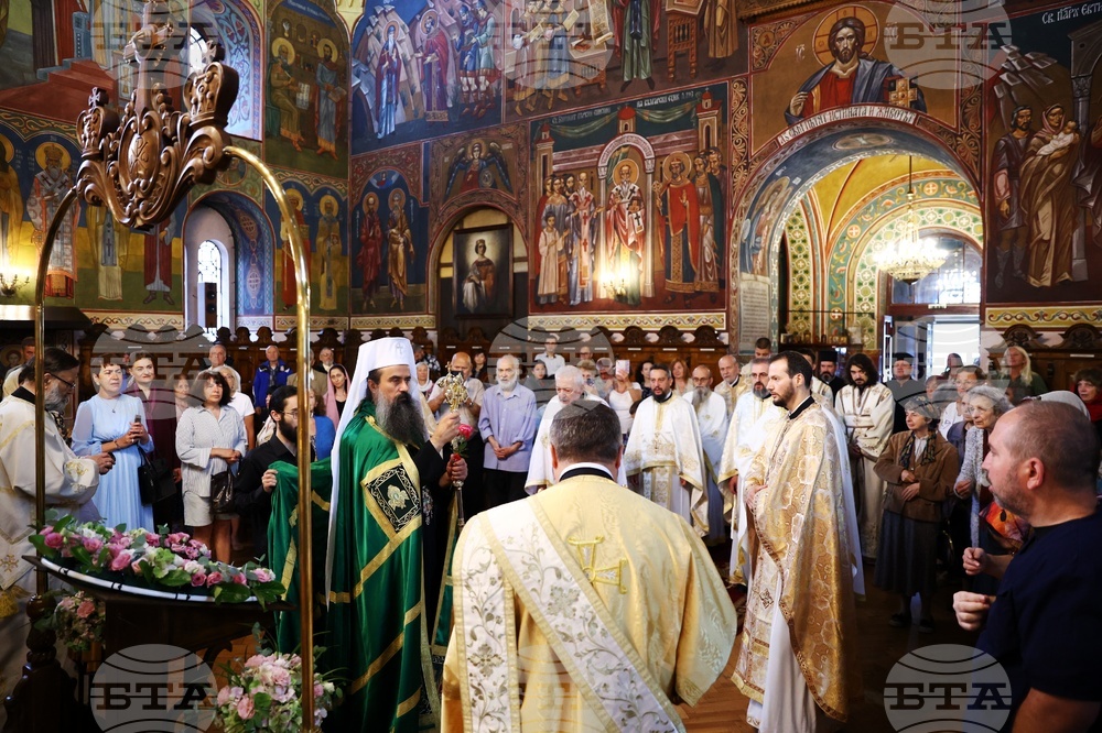 Храм "Св. Седмочисленици" - патриарх Даниил - литургия