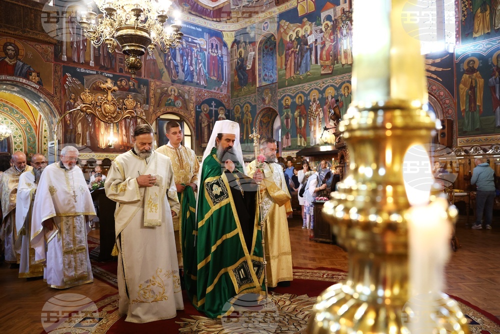 Храм "Св. Седмочисленици" - патриарх Даниил - литургия