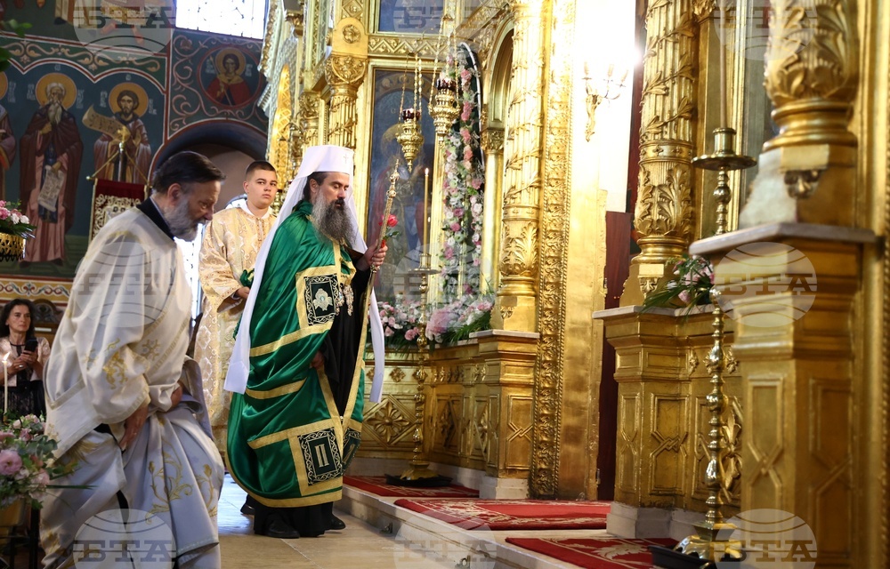 Храм "Св. Седмочисленици" - патриарх Даниил - литургия