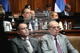 Сърбия -  парламент - заседание - вот на недоверие
