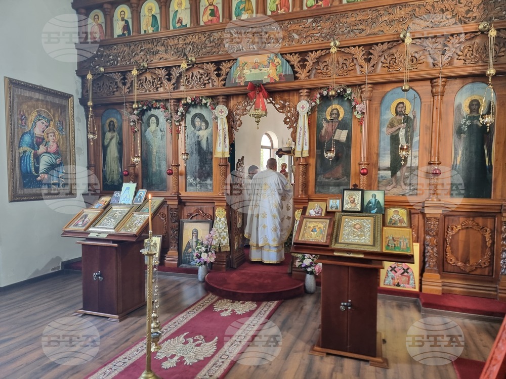 Добрич - храм „Св. Климент Охридски“ - литургия