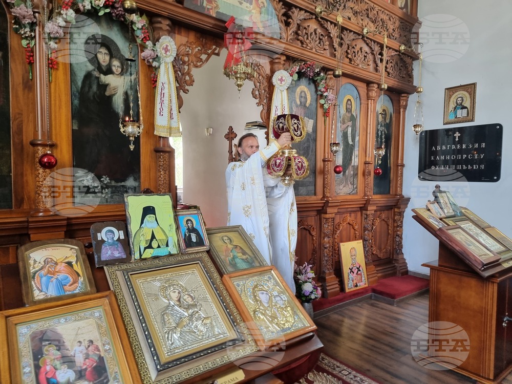 Добрич - храм „Св. Климент Охридски“ - литургия