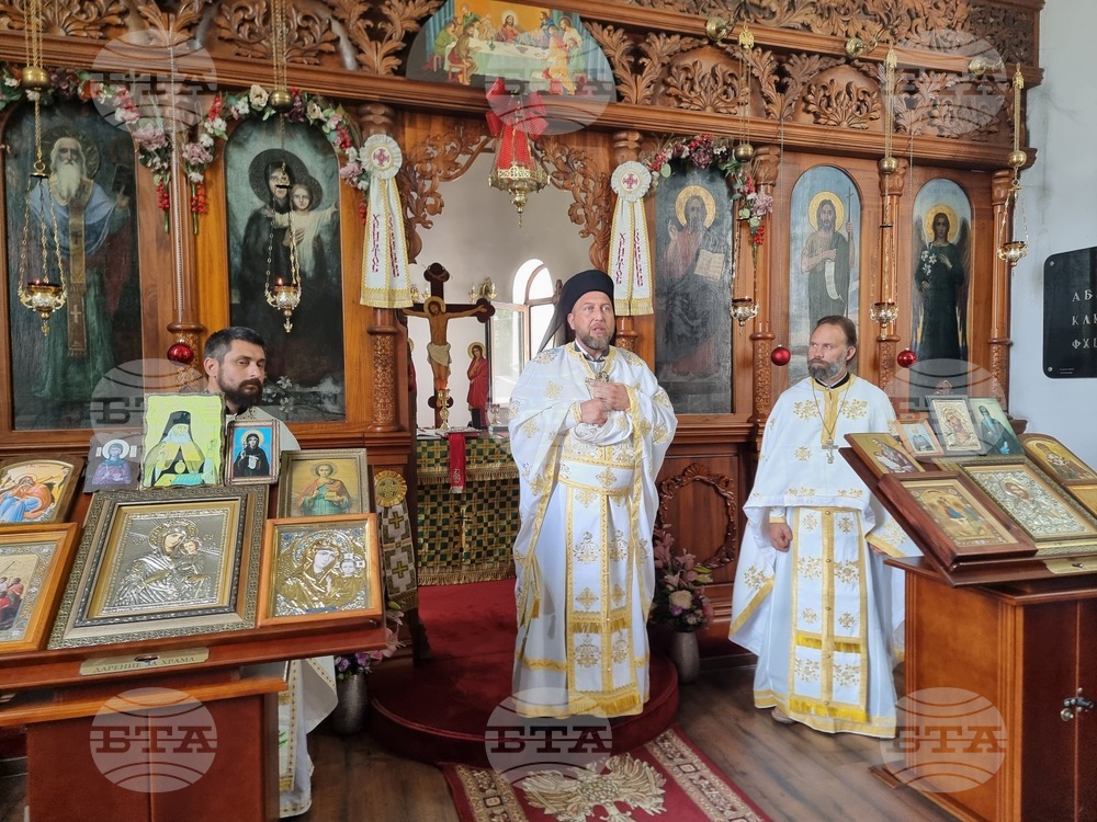 Добрич - храм „Св. Климент Охридски“ - литургия
