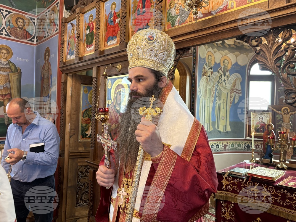 Самоков - храм „Свети Панталеймон“ - празник - литургия