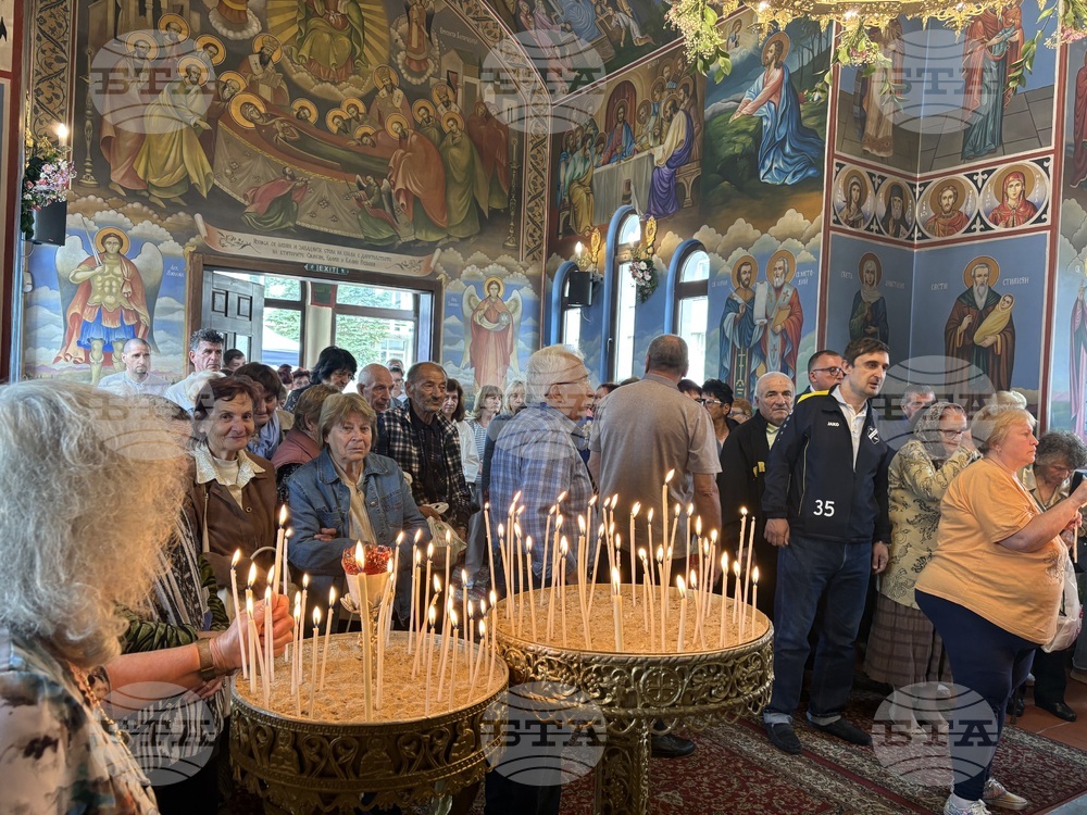 Самоков - храм „Свети Панталеймон“ - празник - литургия