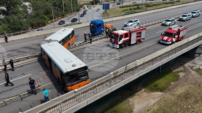Двама пострадали в инцидент с автобус на столичния градски транспорт са откарани в болница "Царица Йоанна - ИСУЛ"