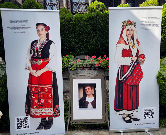Варна бе домакин на първото представяне на фотоалбума „Народни носии от България – от сандъка на времето“