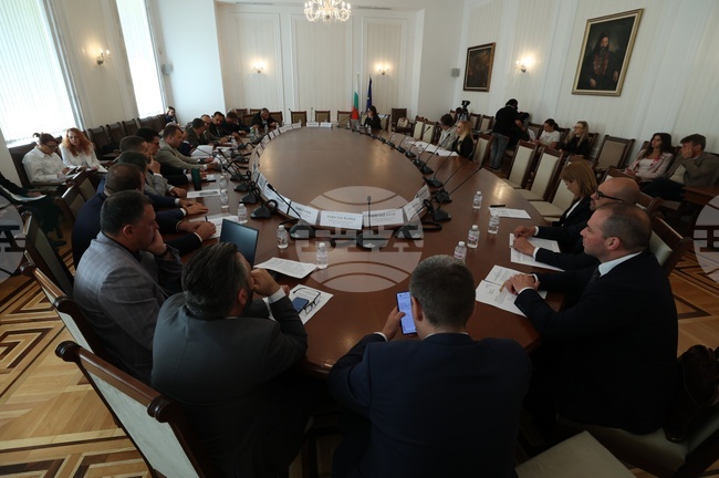 Депутатите в икономическата комисия не подкрепиха предложения за промени в режима на особения търговски управител