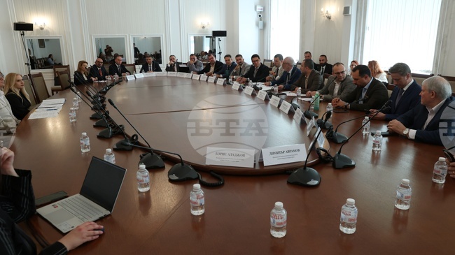 Parliament's Economic Policy Committee Approves First-Reading Revisions Concerning Lukoil Special Administrator