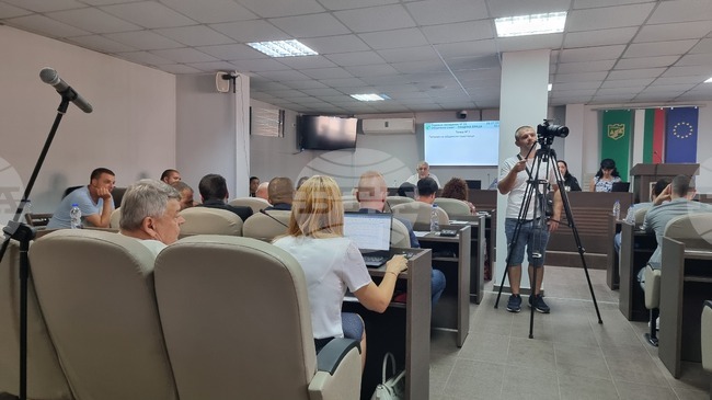 Общинският съвет във Враца отложи за следващо заседание гласуването на промени в правилника за званието „Почетен гражданин“