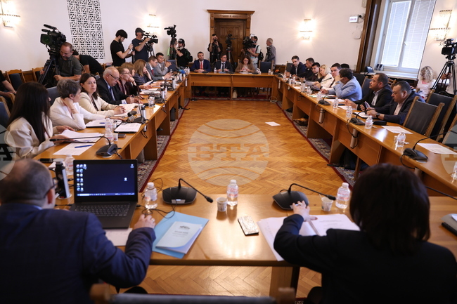 Parliamentary Committee Approves Mandatory Machine Voting for Polling Stations with at Least 300 Registered Voters, Removes Abroad Constituency
