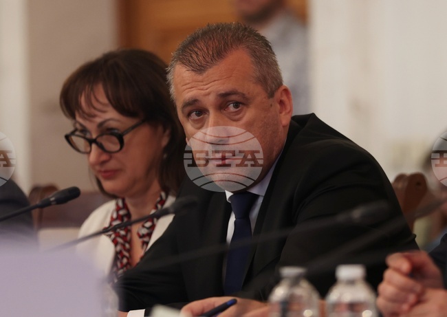 Transport Minister Deplores Road Safety Control System's Fragmentation