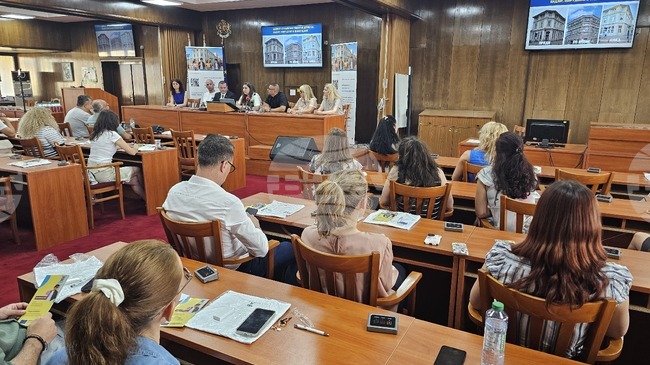 Вдъхнахме нов живот на Дома на учителя с изграждането на Международен младежки център, отчете кметът на Русе Пенчо Милков