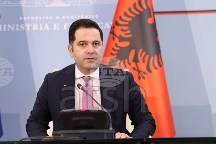 АТА: Албанската икономика отчита ръст от 3,7% през първото тримесечие, правителството си е поставило за цел ръст от 4% през 2026 г., каза финансовият министър