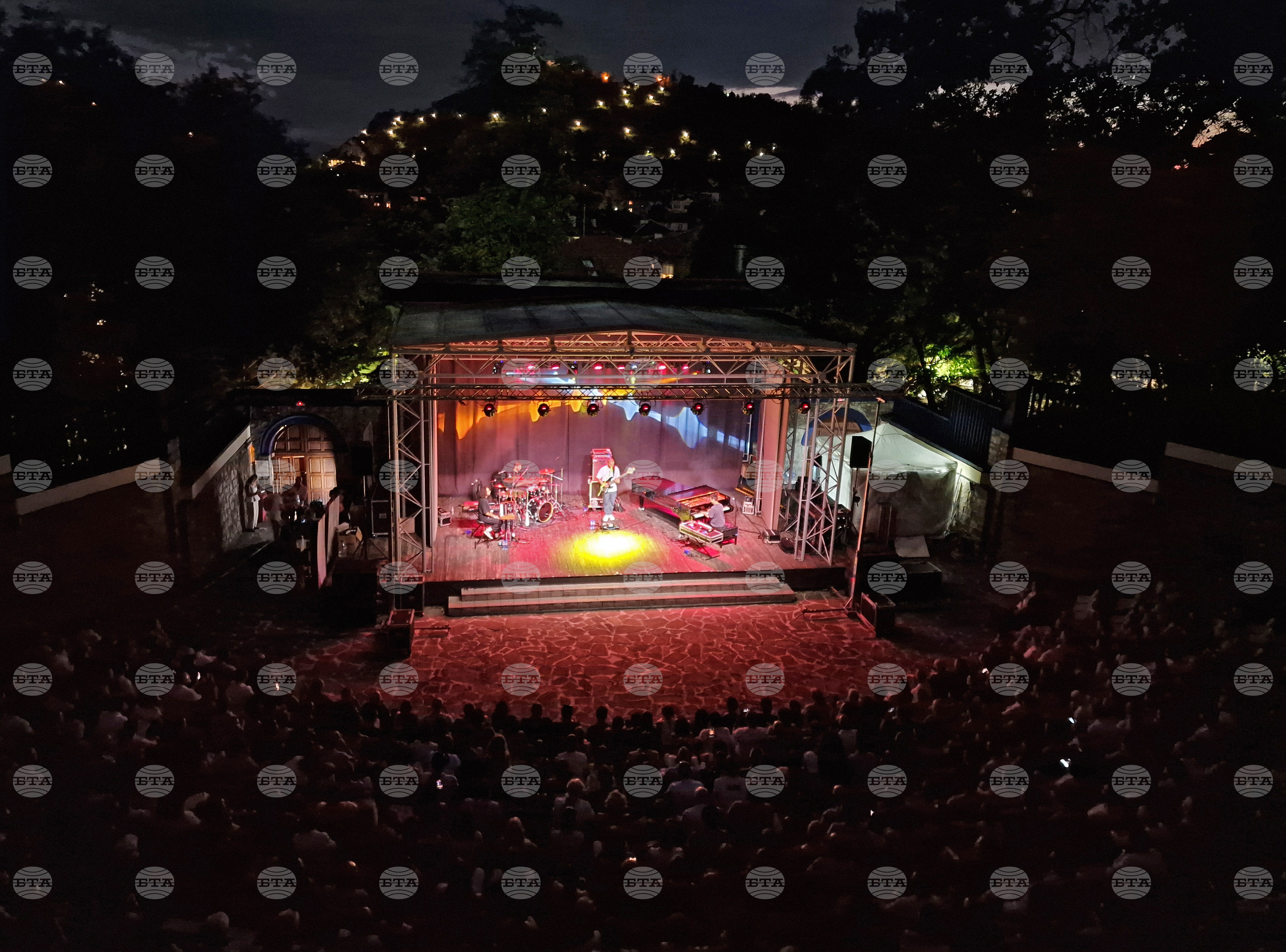 Концерт на пианиста Тигран Хамасян постави началото на лятното издание на Plovdiv Jazz Fest, билетите за музикалния форум са разпродадени
