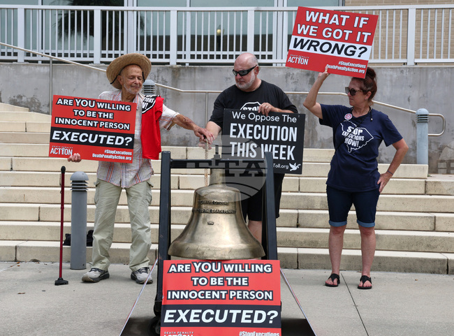 CORRECTION Florida-Double Execution