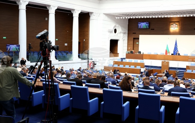 „Възраждане" поиска изслушване на председателя на ДАНС за групировката КУБ