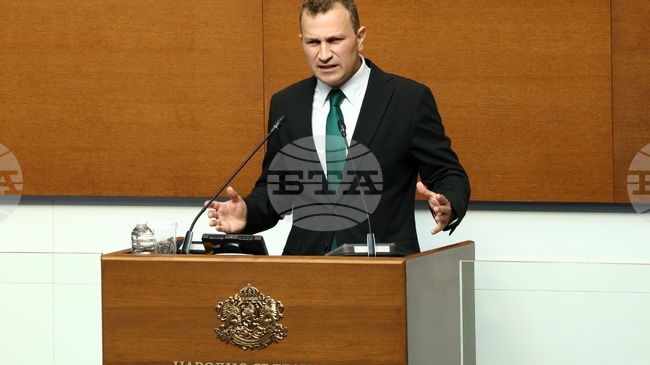 Лъжа е, че „Прогресивна България“ е против построяването на Националната детска болница и че даваме пари на Украйна, заявиха от формацията