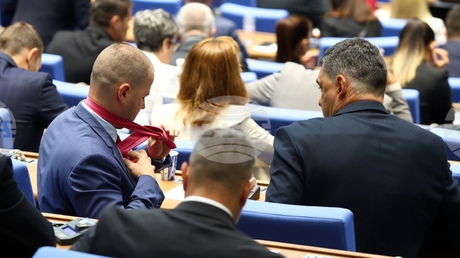 Parliament Approves at First Reading Amendments to Oil Sector Regulation Act