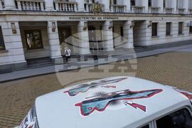 Министерство на отбраната - организация „МлаДа България“ - символичен подарък