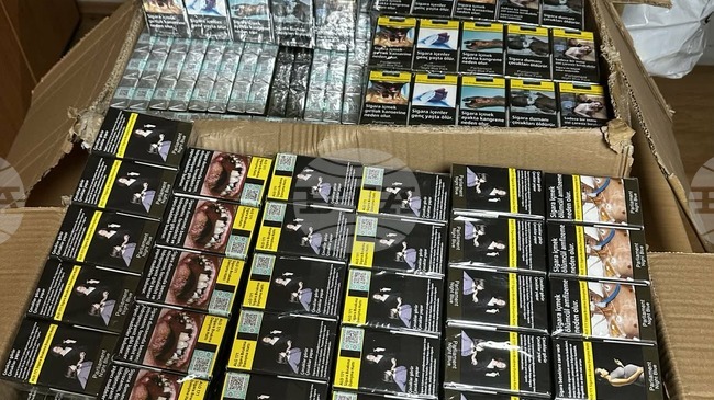 На граничния пункт „Лесово” митнически служители иззеха 2130 кутии контрабандни цигари, укрити в товарен автомобил