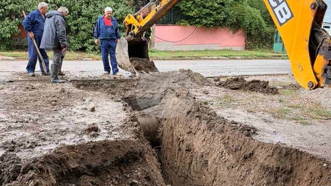 Община Радомир започна подмяна на участък от водопроводната мрежа в село Кондофрей