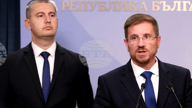 President May Trigger Chaos by Promulgating Current State Budget - Vazrazhdane MP Drenchev