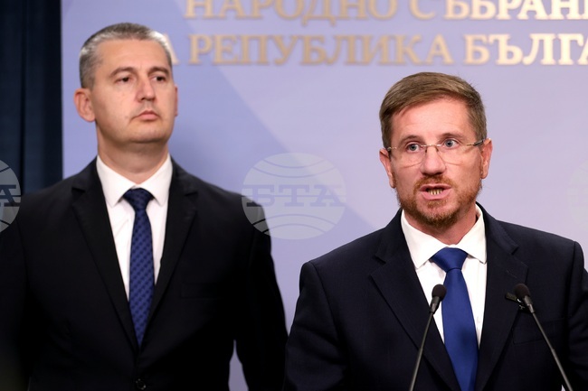 President May Trigger Chaos by Promulgating Current State Budget - Vazrazhdane MP Drenchev