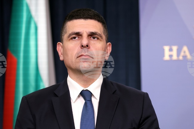 Yes, Bulgaria's Mirchev Says Joint Presidential Candidate of Democratic Bulgaria, GERB Is Out of the Question