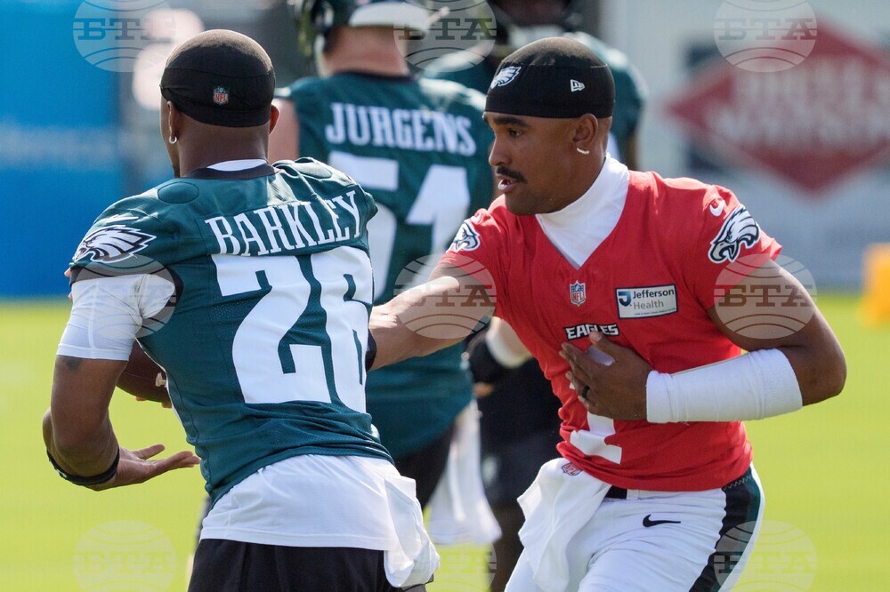 Eagles Camp Football