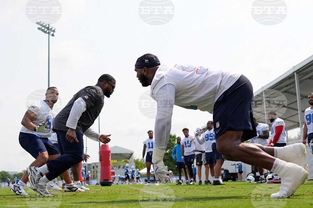 Titans Camp Football