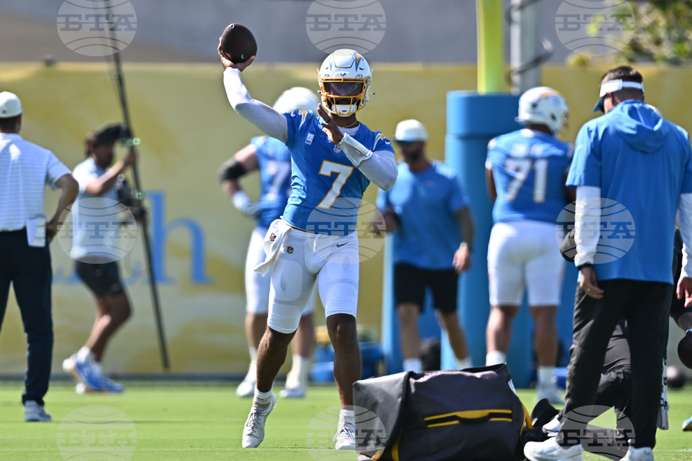 Chargers Camp Football
