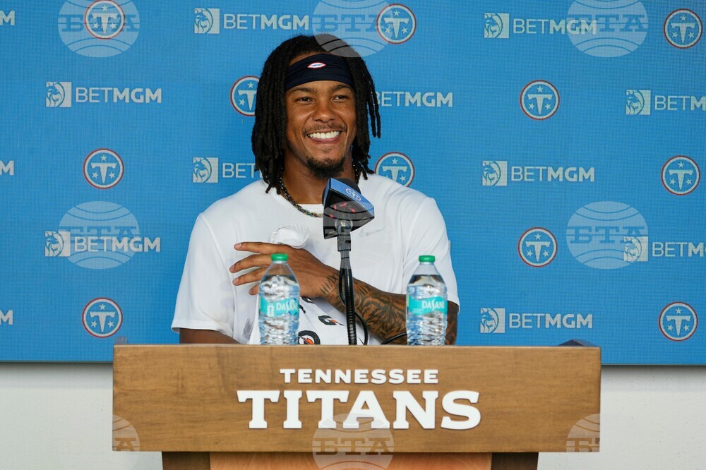 Titans Camp Football