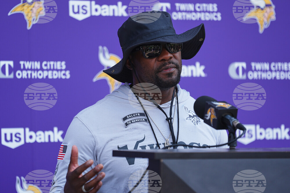 Vikings Camp Football