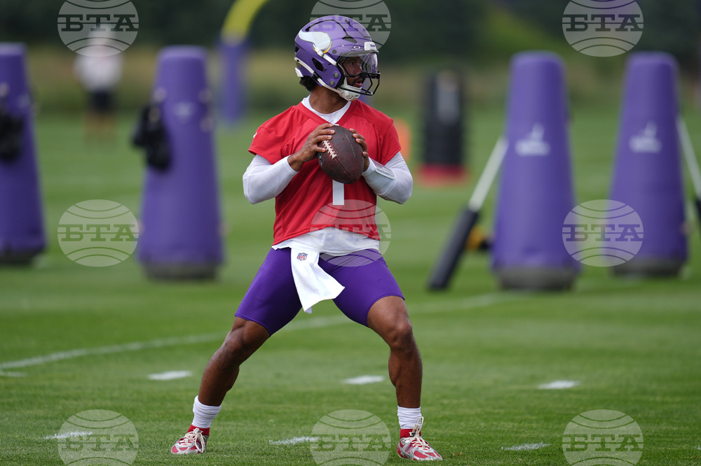 Vikings Camp Football