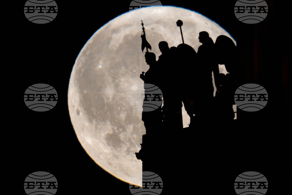 Russia Full Moon