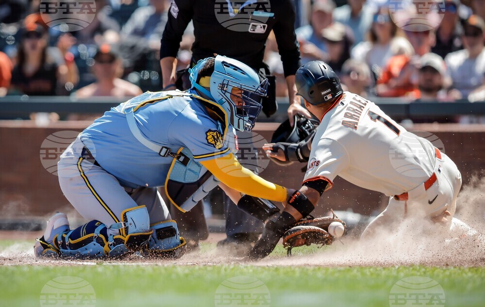 Brewers Giants Baseball
